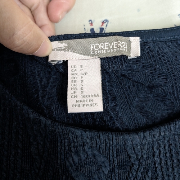 EUC Forever 21 women's textured cropped tank top, navy blue, size S - Picture 3 of 4